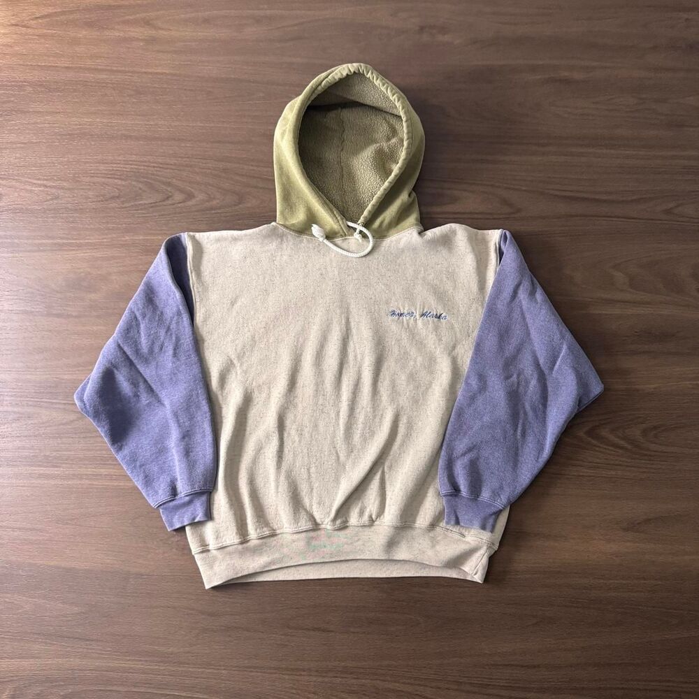 Vintage Three Tone Alaska Outdoors Hoodie Size L